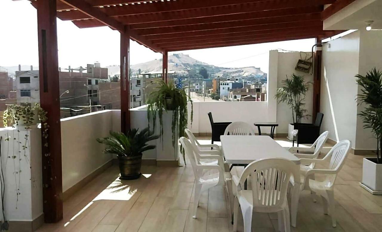 Hospedaje Luna Llena San Vicente de Cañete Exterior foto