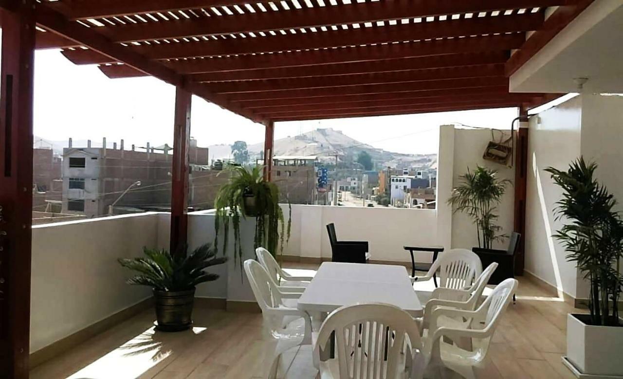 Hospedaje Luna Llena San Vicente de Cañete Exterior foto